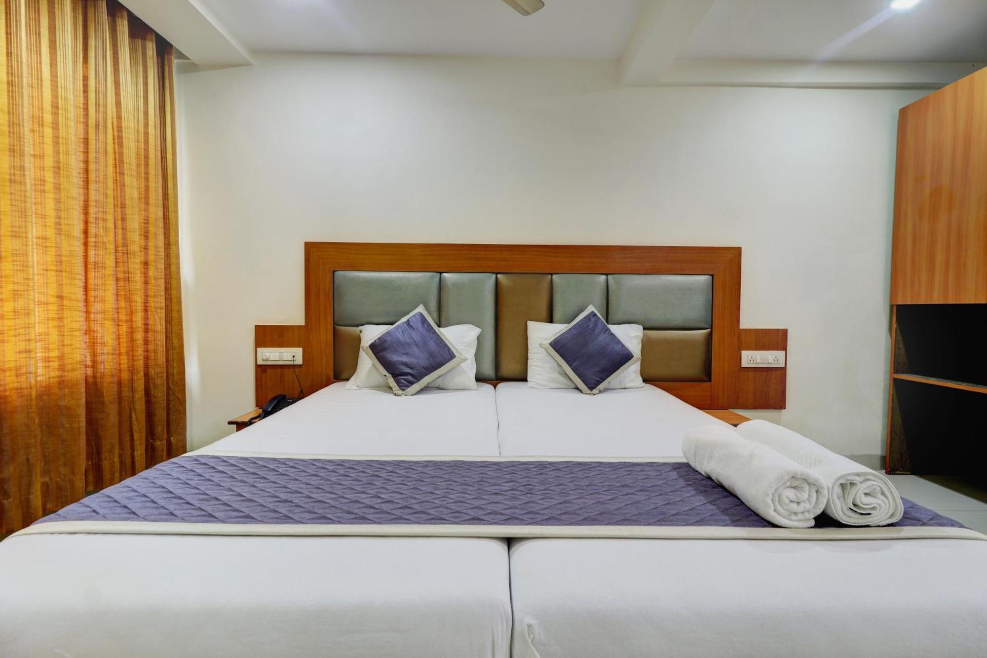 Hotel New Sarovar Grand Panvel Eksteriør bilde