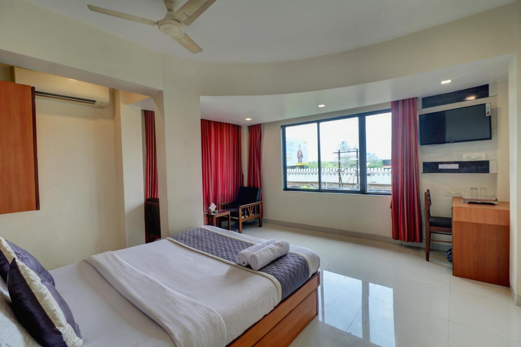 Hotel New Sarovar Grand Panvel Eksteriør bilde
