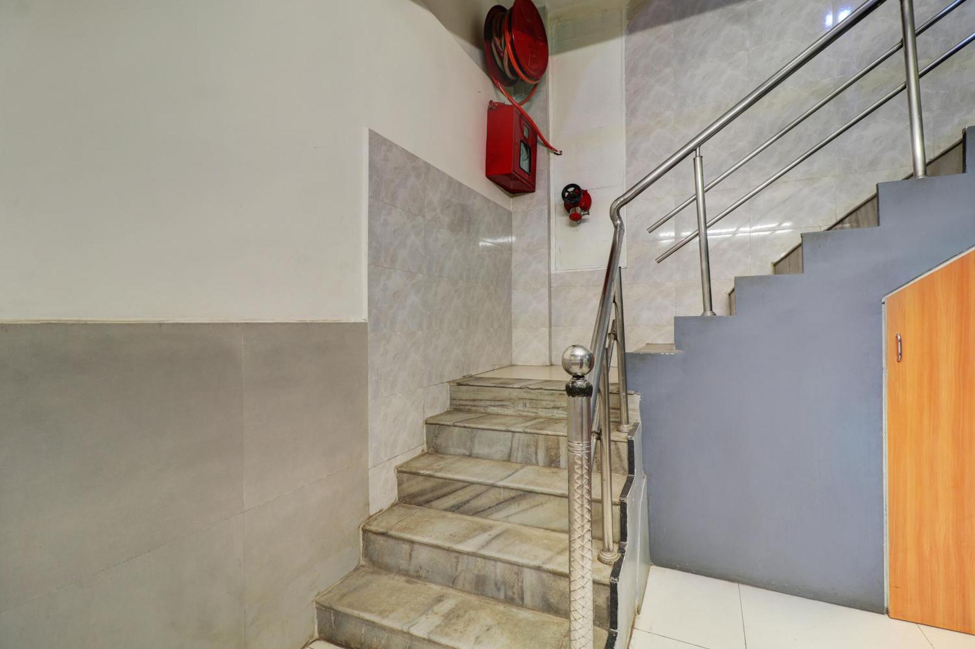 Hotel New Sarovar Grand Panvel Eksteriør bilde